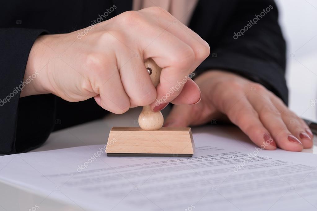 Genehmigungsantrag mit Stempel